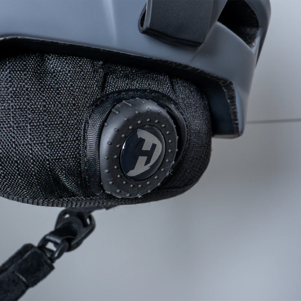 Daytona Carver Ski Helmet - Adjustable Helmet for Men, Women & Youth - Dull Grey with Anti-Fog Visor - Image 5